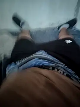 ezequiel376 online show from November 28, 2025, 9:37 pm