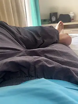 Snapshot of Your_daddy_544 chatting on March 18, 2026, 5:21 am Your daddy 544 online show from March 18, 2026, 5:21 am