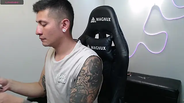 team dinamite69 online show from March 11, 2025, 3:02 pm