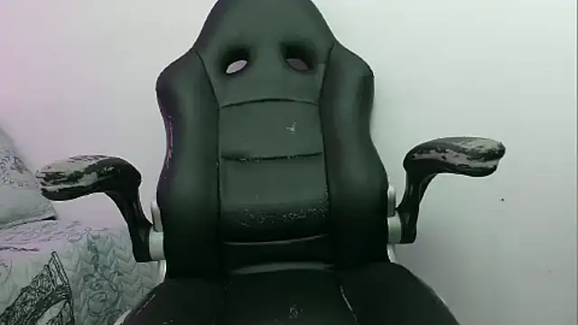 LAURA SMIITH online show from March 14, 2025, 6:50 pm