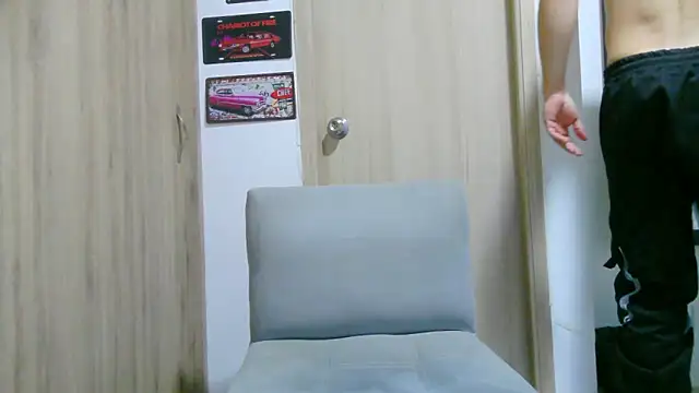 Aaron kwok28 online show from April 10, 2026, 11:01 pm