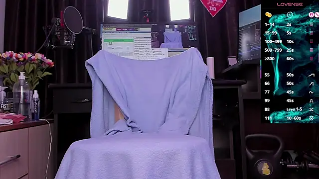 Raissa sky26 online show from April 17, 2026, 2:58 am