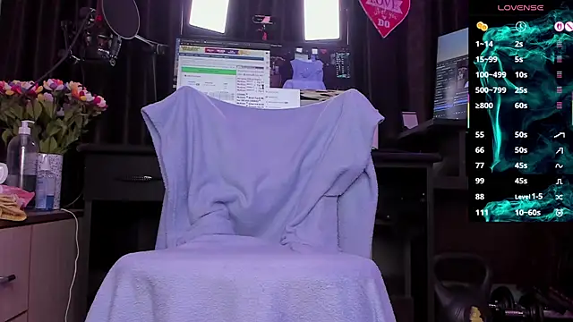 Raissa sky26 online show from April 9, 2026, 3:19 am