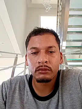 MorenoTatu online show from April 14, 2026, 2:33 pm