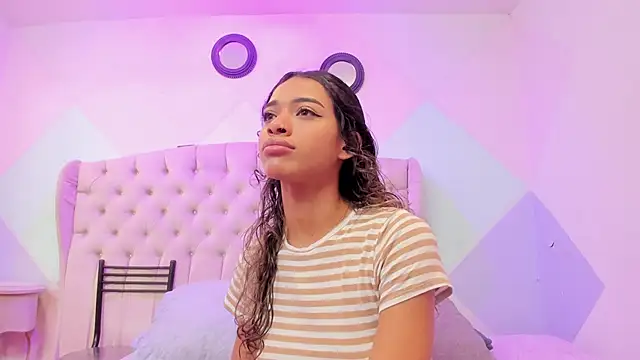 Snapshot of BritneyCollins chatting on January 17, 2026, 11:36 am BritneyCollins online show from January 17, 2026, 11:36 am