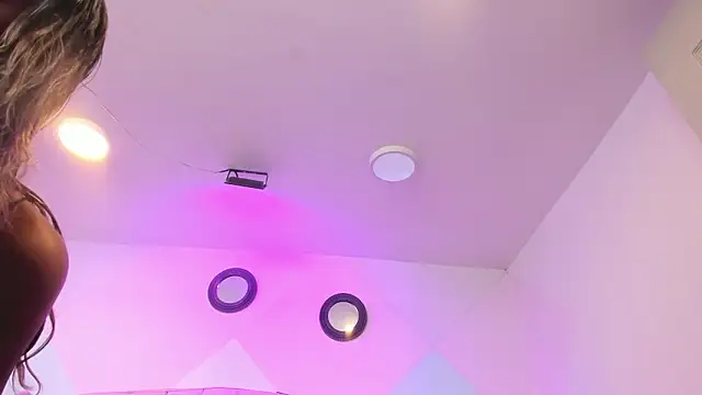 Snapshot of BritneyCollins chatting on February 4, 2026, 12:11 pm BritneyCollins online show from February 4, 2026, 12:11 pm