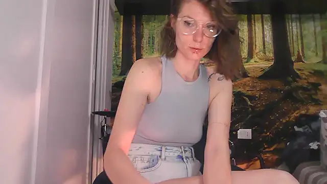 Snapshot of Feli_blue chatting on April 22, 2026, 8:43 am Feli blue online show from April 22, 2026, 8:43 am
