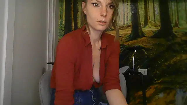 Snapshot of Feli_blue chatting on October 30, 2025, 10:28 pm Feli blue online show from October 30, 2025, 10:28 pm