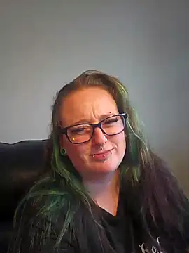 Bunny Cummings online show from September 18, 2025, 10:40 am