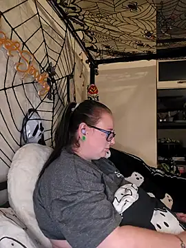 Bunny Cummings online show from October 17, 2025, 10:00 pm