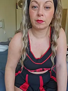 Chaudesquirt online show from March 20, 2026, 9:21 am