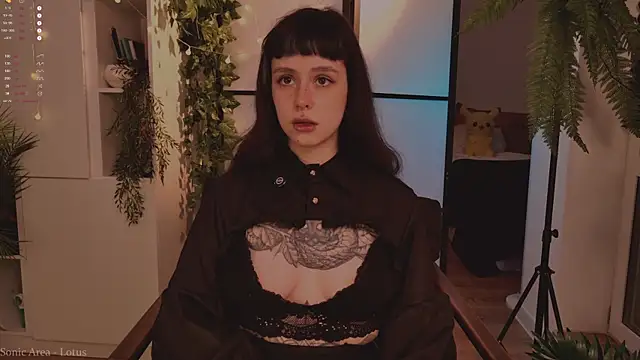 MichaellaMoon online show from November 24, 2025, 3:56 pm