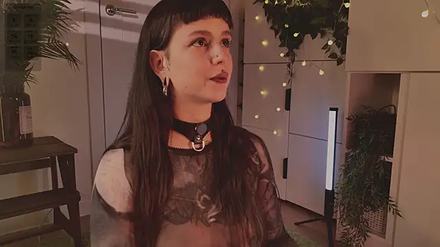 MichaellaMoon online show from January 17, 2026, 6:00 pm