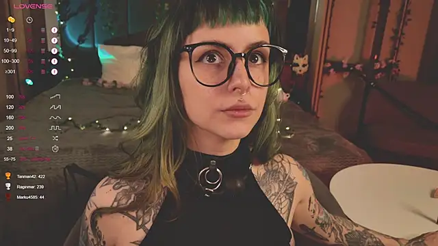 MichaellaMoon online show from February 19, 2025, 6:00 pm