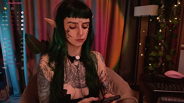 MichaellaMoon online show from February 2, 2025, 11:29 am