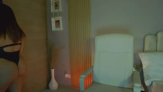 Alessia-miller  online show from January 15, 2025, 3:33 am