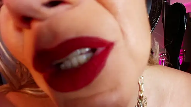 Snapshot of MelaniaKnauss chatting on March 2, 2026, 8:27 pm MelaniaKnauss online show from March 2, 2026, 8:27 pm