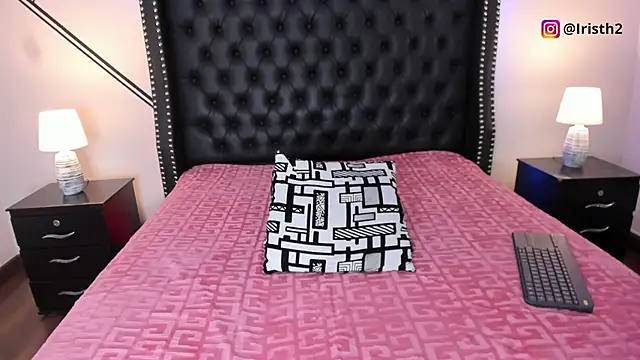 Iris Thompson  online show from March 9, 2025, 4:44 pm