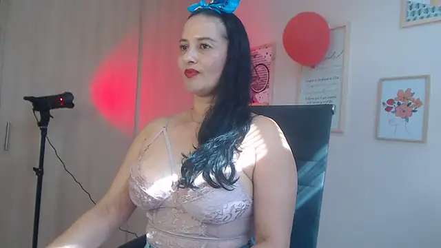 lucy diiaz online show from February 25, 2025, 8:00 pm