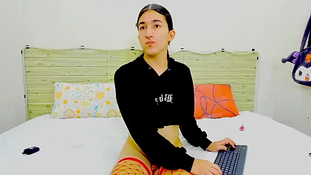 Snapshot of Evil_Queen13 chatting on February 12, 2026, 9:03 pm Evil Queen13 online show from February 12, 2026, 9:03 pm