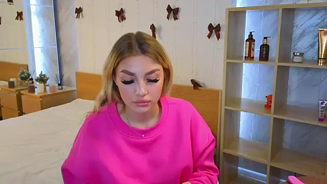 Ella Milla online show from December 29, 2024, 11:40 am
