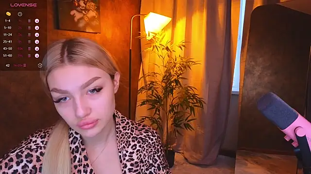 Ella Milla online show from January 14, 2025, 6:02 am