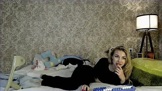 Ella Milla online show from September 9, 2025, 9:46 pm