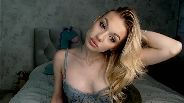 Ella Milla online show from June 25, 2026, 1:05 pm