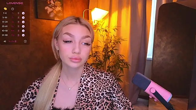 Ella Milla online show from January 14, 2025, 9:13 am