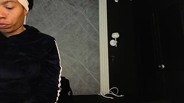 YummyDuooo online show from November 22, 2025, 11:53 am