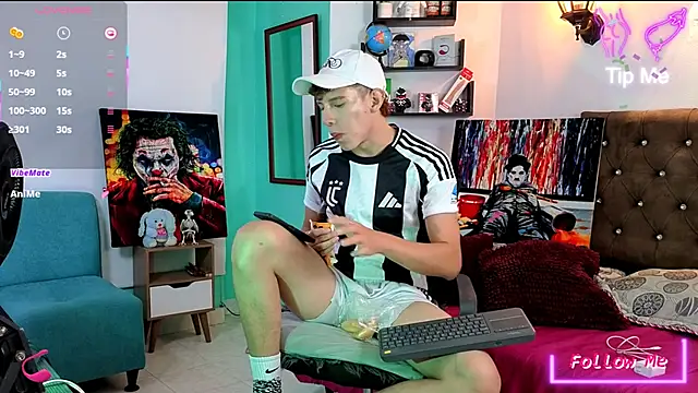 flowers18 online show from October 14, 2025, 9:36 pm