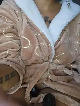 Snapshot of Drippincaty chatting on July 12, 2026, 8:26 am Drippincaty online show from July 12, 2026, 8:26 am