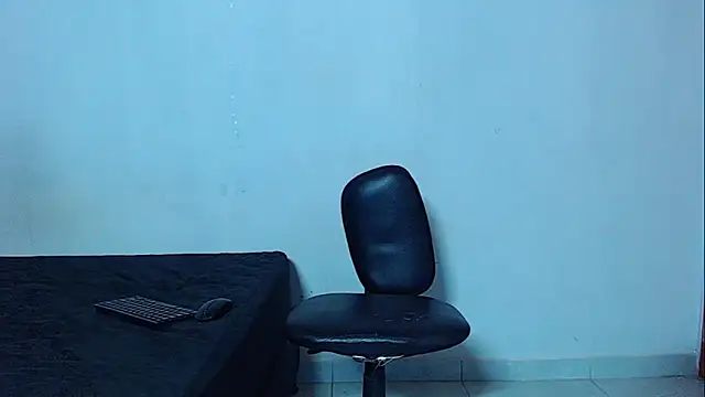 mikecoper 23 online show from April 7, 2026, 1:07 am