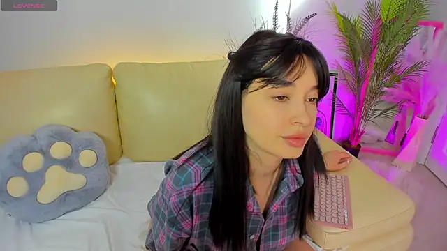 Miss Elia online show from April 4, 2026, 12:34 pm