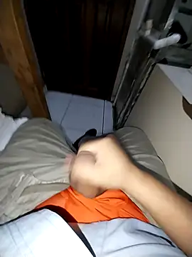 Whiper2024 online show from February 16, 2026, 6:28 pm