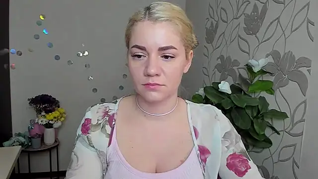 MariaSttone online show from November 26, 2025, 11:43 am