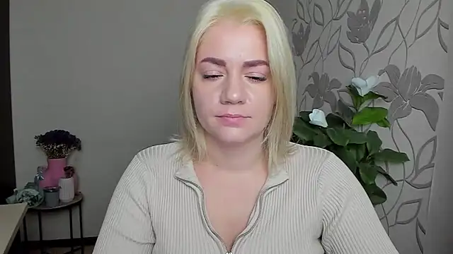 MariaSttone online show from November 6, 2025, 12:42 pm