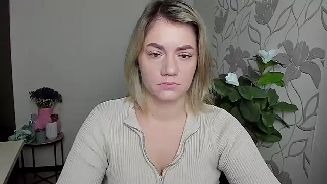 MariaSttone online show from October 28, 2025, 1:10 pm