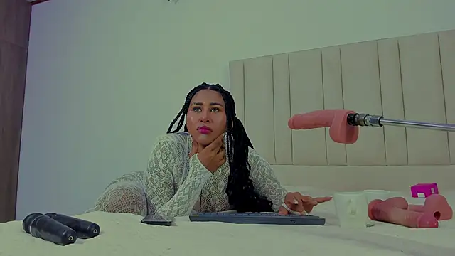 StormyButty18 online show from November 3, 2025, 2:50 am