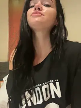 English-Chloe96 online show from December 20, 2025, 4:37 am