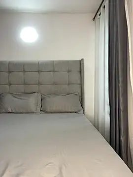 prettiepearl online show from April 11, 2026, 8:29 am