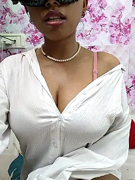 sandy naughty online show from April 19, 2026, 4:41 pm