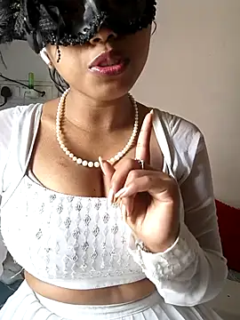 sandy naughty online show from November 20, 2025, 10:05 am