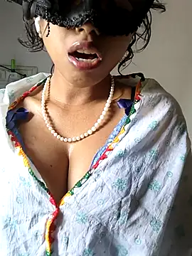 sandy naughty online show from November 21, 2025, 8:24 am