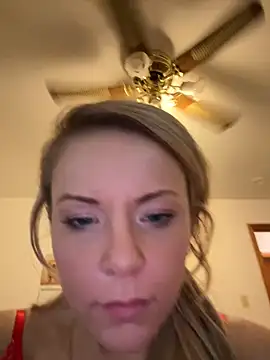 EllaSnow online show from January 2, 2025, 5:35 am