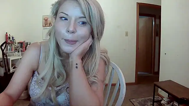 EllaSnow online show from February 3, 2025, 8:24 am