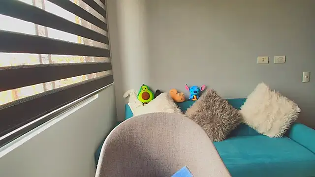 Lauri  fit online show from March 16, 2026, 7:05 pm