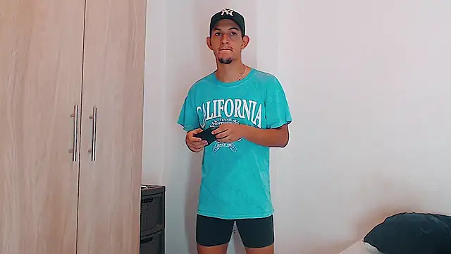 Snapshot of meridandwither chatting on March 18, 2025, 12:50 pm meridandwither online show from March 18, 2025, 12:50 pm