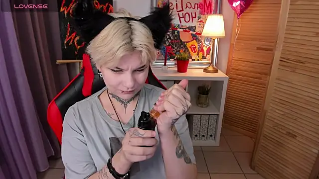 Snapshot of mekurisu chatting on March 21, 2025, 1:13 am mekurisu online show from March 21, 2025, 1:13 am