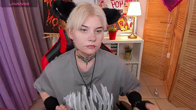 Snapshot of mekurisu chatting on March 4, 2025, 1:12 am mekurisu online show from March 4, 2025, 1:12 am